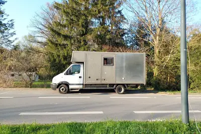 Image de Van aménagé cosy et chaleureux - Expérience boisée