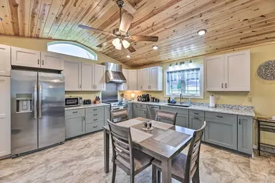 Image de Modern Marlinton Home w\/ Hot Tub & Mtn Views!