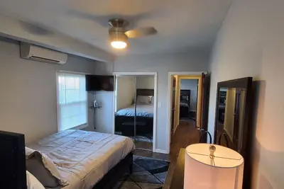 Image de 3 Bedroom Apartment. 5 min to Jfk Airport. 30 min to Penn Station