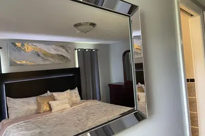 Image de Lovely & Spacious 2 Br, W/King/Queen beds 2 Bath.