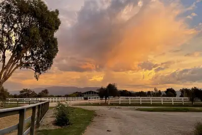 Image de Magical Equestrian Ranch in Santa Barbara Wine Country. Visit Lone Sheep Ranch.