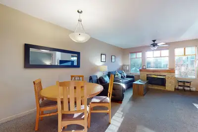 Image de Tyndall Stone, 1 bedroom, sleeps 4, just steps from the action!