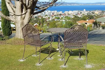 Image de Modern studio walking distance to Hobart and Mt Knocklofty
