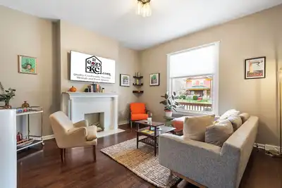Image de Kc Explorer - Walkable 39th St. Bungalow + Parking!