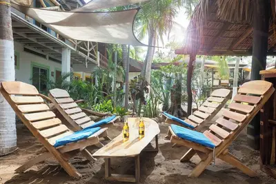 Image de Private room @ downtoFridas paradise | private room with bathroom | starlink wn la punta Zicatela