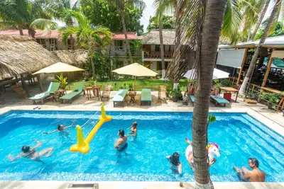 Image de Fridas Paradise | Starlink | Shared pool and restaurant