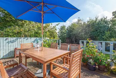 Image de A coastal property that sleeps 8 guests  in 4 bedrooms