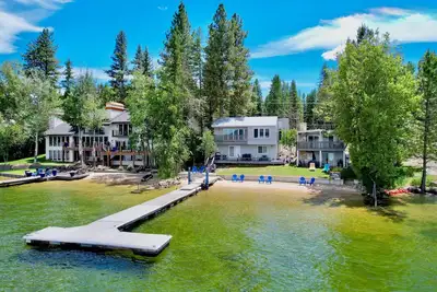 Image de Almost Heaven-Lakefront-Shared dock w/Annie's Place-Rent both for a 6-room getaway for large groups!