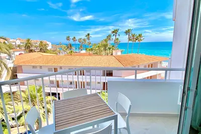 Image de Appartement \"511 Torresol\" avec vue sur mer, piscine partagée & Wi-Fi