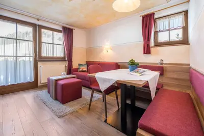 Image de Appartement de vacances \"Haus zur Vogelweide App 4\" avec vue sur les montagnes, balcons et Wi-Fi.