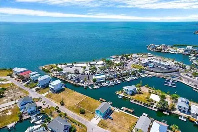 Image de Waterfront Vacation Home with Gulf view- Boaters Paradise