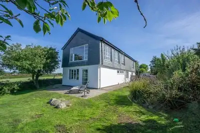 Image de Abersoch house. stunning 4 bedroom home, 10 minute walk to Abersoch beach