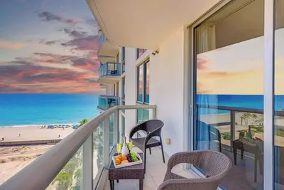 Image de Beachfront Resort|  Pool|  Ocean View Balcony+ Gym