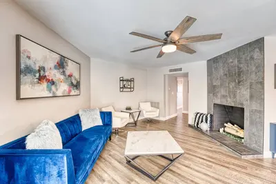 Image de 3br Sleeps 8 Pool Putting Green Bqq Large Island!