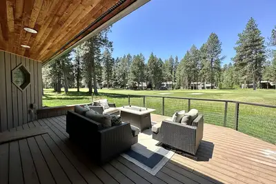 Image de Gh091a | Views of Big Meadow 5th fairway. Spacious home with a game room!