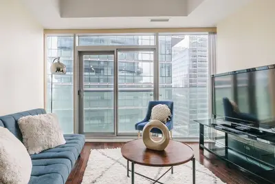 Image de Waterfront High Rise 1bdr Condo Downtown W\/Parking