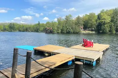Image de Cottage on Bobs Lake
