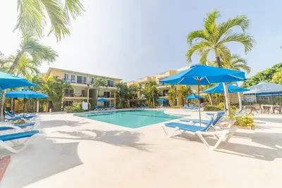 Image de Cozy condo in central Sosua, guest-friendly, near everything, Tv\/Ac\/Wi-Fi