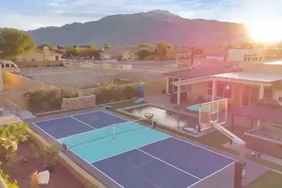 Image de The Sunrock Oasis Mountain Views