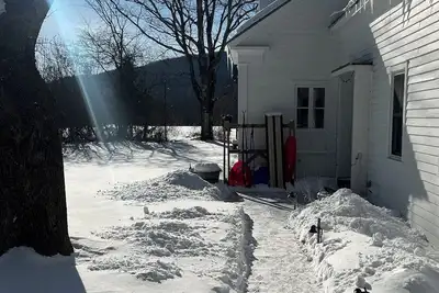 Image de Ten Springs Farm - Vermont farm house near skiing, hiking, biking.