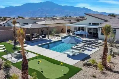 Image de Coachella Festivals & Summer Specials, inquire! Putting Green, Bocce, large yard.
