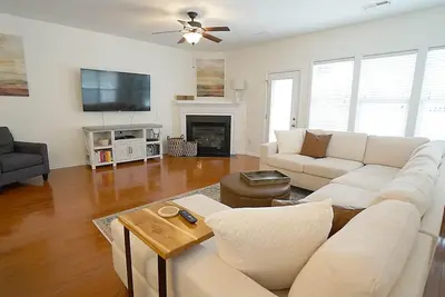 Image de Pet-friendly End-unit Townhome with Community Pool
