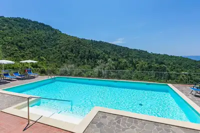 Image de Bel appartement pour 7 personnes avec piscine, Wifi, Tv, vue panoramique et parking