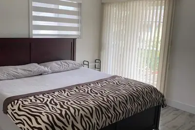 Image de North delta private bedroom and bathroom with own entrance