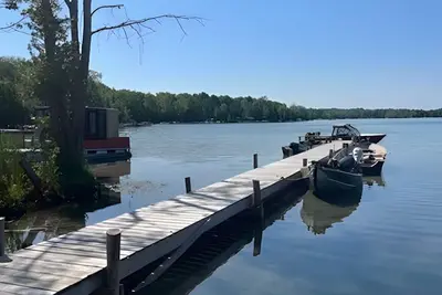 Image de Luxury Lakehouse in Georgian Bluffs just steps from Francis Lake. .