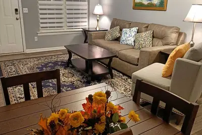 Amazing 2 bed 2 full Bath Duplex in west Rome