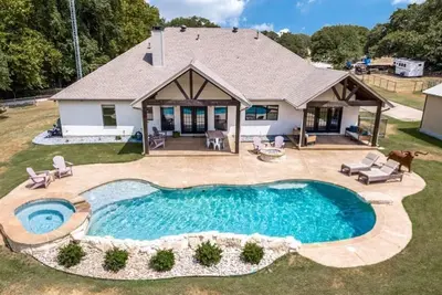 Image de Modern Farmhouse on 7 acres w\/pool, hot tub. Access Denton, pilot point, Celina,