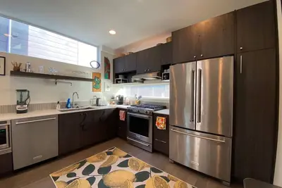 The Beacon: modern retreat close to everything