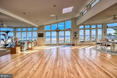 Image de Spectacular Oceanfront house, Private Lane, North Beach, 100 ft beachfront views