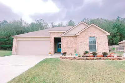 Image de Clean 1 Bedroom House With Beautiful Wooded View