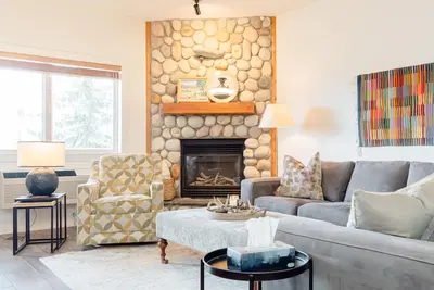 Image de Modern mountain condo on Northstar Mountain licence # Stru 2025-16819