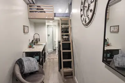 Image de Tiny house: Casita D-downtown-UofA-Restaurants-Cafes-Bars-Shop-Museums-Parking