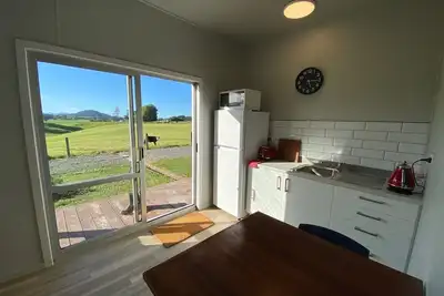 Self contained unit in a rural setting, 5 min to town and beach!