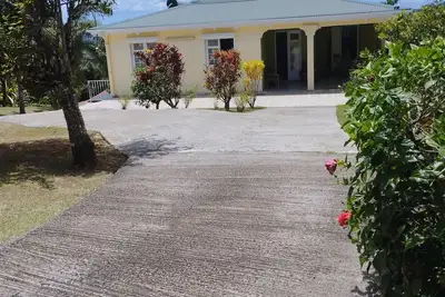 Charmant logement situé au rez-de-jardin d'une villa à la campagne avec Spa