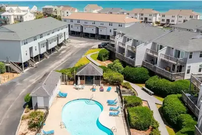 Image de Private Beach Access-3-Bedroom w/ Ocean Views & Pool