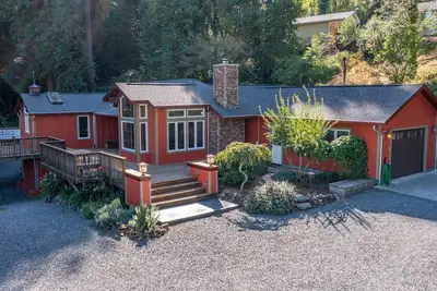 Image de Sunnyside Tranquility - Hot Tub, Fireplace, Views