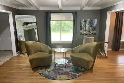 Image de Warm and Cozy Southern Brick house on 2 acres.