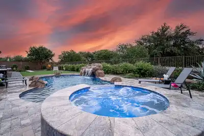 Image de Heated Pool/Spa. Putting Green. Ping Pong. Bikes. Family Fun.