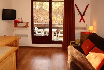 Image de Studio rénové 6 pers, accès direct pistes, proche télésiège, balcon exposé Ouest