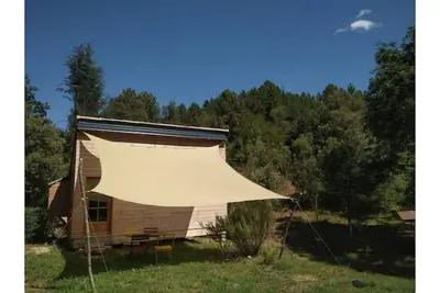 Image de Cabane et spa sous les étoiles