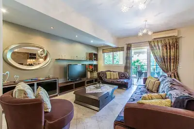 Image de Elena Apartment, 3 Bd, 2 Ba, modern, 100 meters from sandy beach