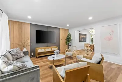 Image de @ Marbella Lane - Modern 3BROasis in SiliconValley