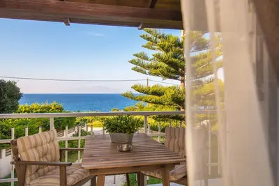Image de Kondarini's Sea View Studios