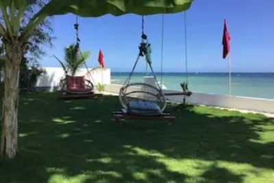 Image de BambooBeachVilla1 New Oceanfront*Pool*sunsetview*kitchen Starlink Sat upto6Guest