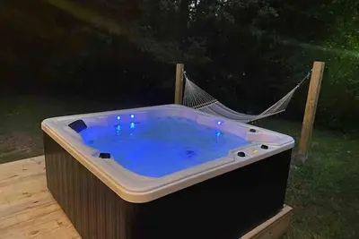 Image de Dt Raleigh Oasis I Hot Tub I Fire Pit | Games