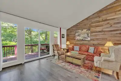 Image de Corner Lake Getaway